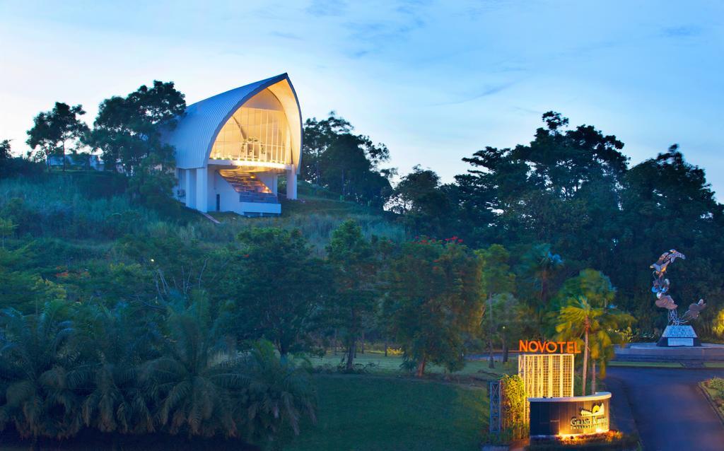 Novotel Golf & Convention Center Hotel