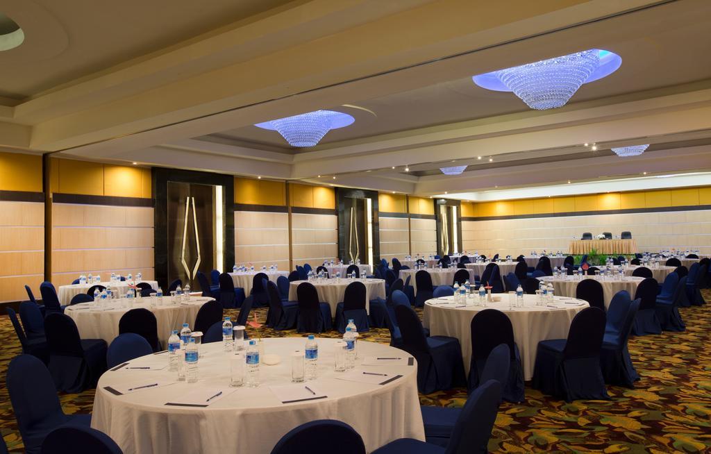 Novotel Golf & Convention Center Hotel 4*