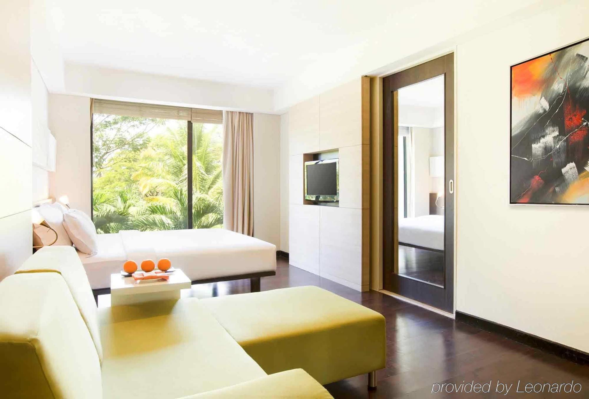 Novotel Golf & Convention Center Hotel 4*